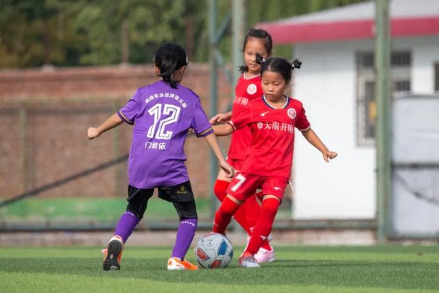 美国教练高度赞扬中国女篮新星：非韩旭，非罗欣棫！
